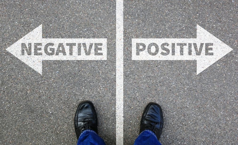 cambia los pensamientos negativos por positivos